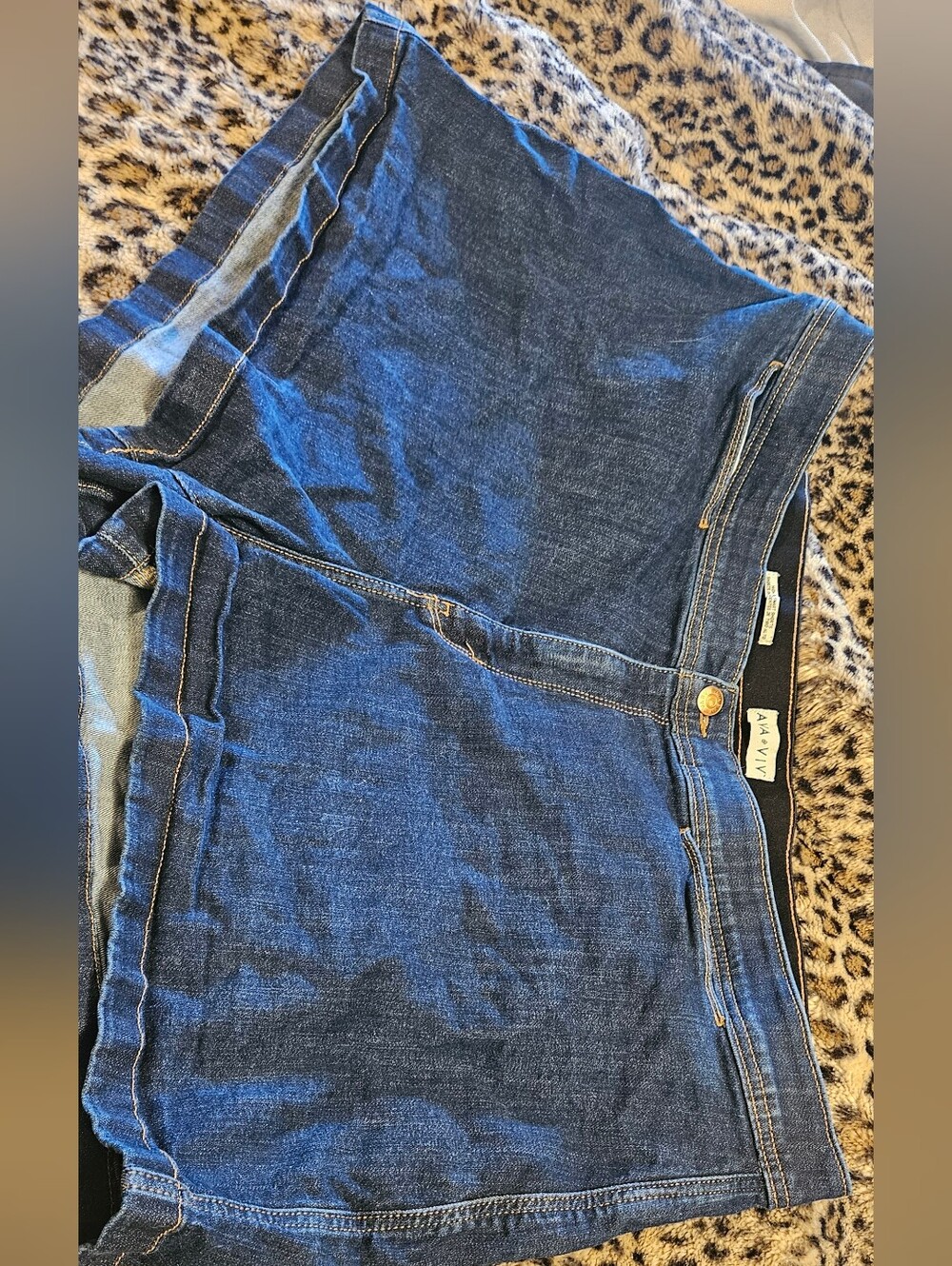 Women's Blue Denim Shorts 26w